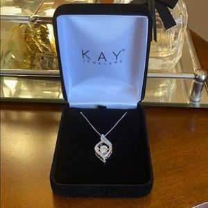 NWOT new silver Kay Jewelers Necklace!